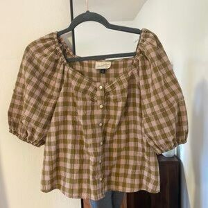 Women’s puff sleeve shirt